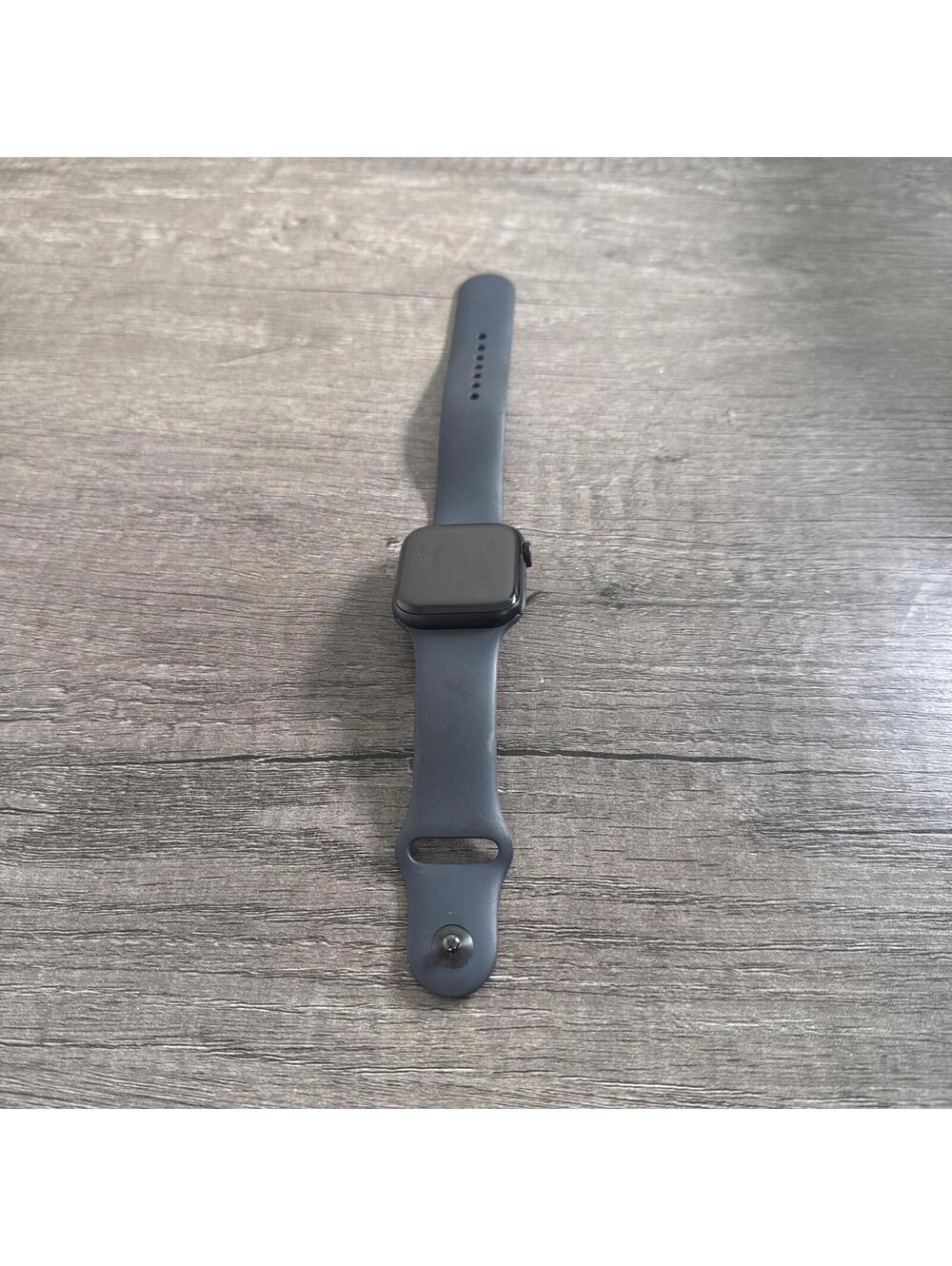 Apple Watch Series SE 2nd Gen 40mm GPS FOR PARTS UNTESTED